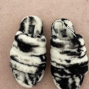 Ugg fluff slippers girls. Size 3. Used
